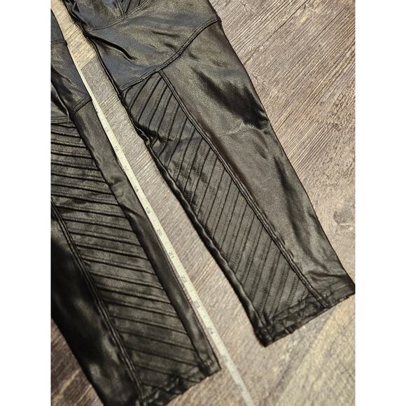 Spanx womens medium black faux leather legging textured biker chick - Picture 4 of 8